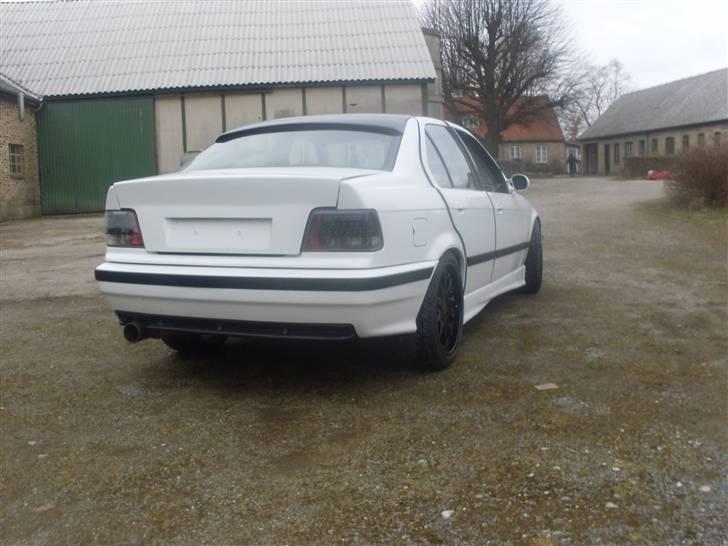 BMW e36 320i billede 2
