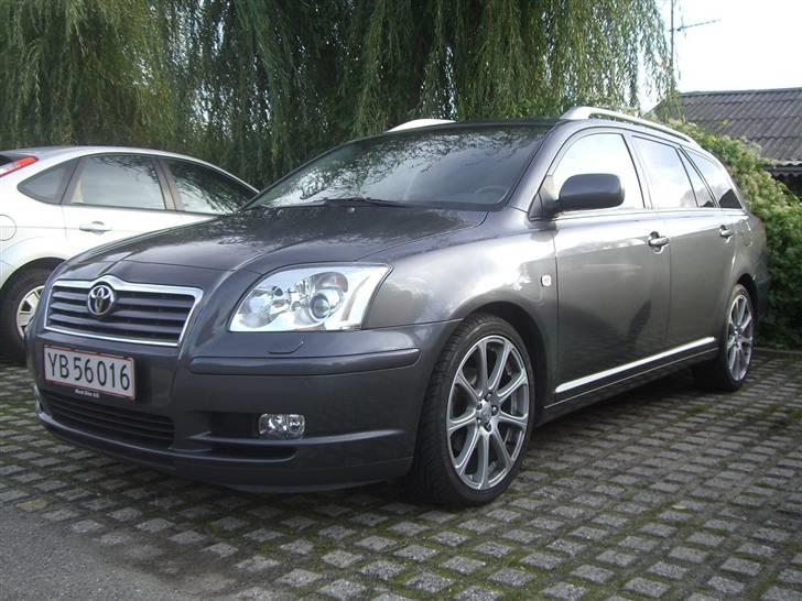 Toyota Avensis  billede 1
