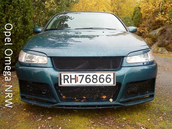 Opel Omega B1 "NRW" stv - På biltur på en sti i fjellet billede 15