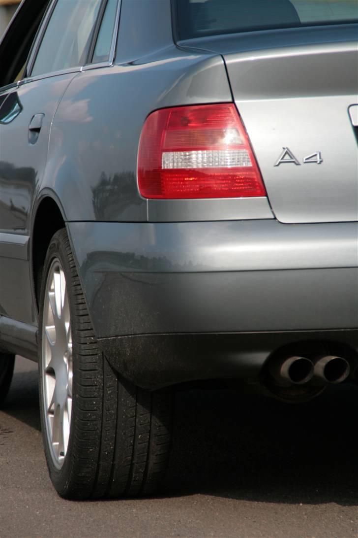 Audi A4 2.4 (SOLGT) billede 14