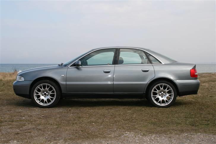 Audi A4 2.4 (SOLGT) billede 16