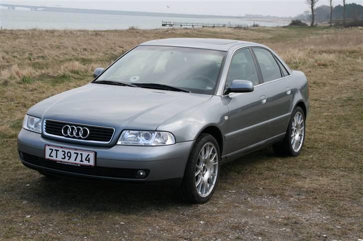 Audi A4 2.4 (SOLGT) billede 18