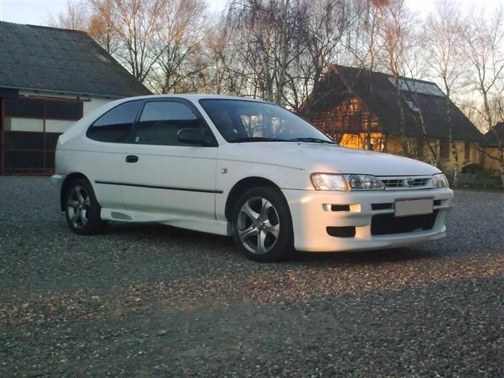 Toyota Corolla E10 (solgt) billede 7