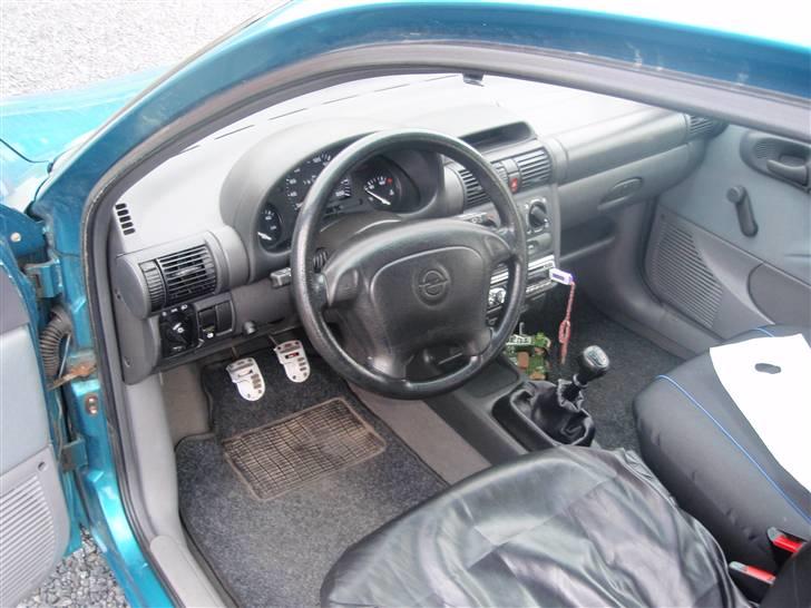 Opel Corsa SOLGT - Kabinen altid fint og ren billede 5