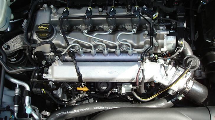 Kia Ceed sw Sport - Motoren uden skjold billede 11