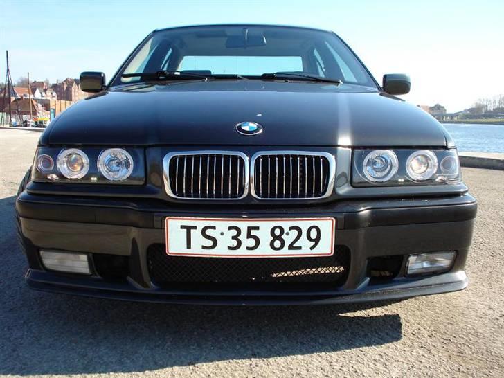 BMW e36 2.8 24v vanos - Og så lige af den lækre front med facelift nyre billede 9