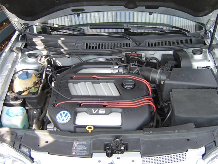 VW Golf IV 2,3 VR5 Highline billede 8