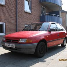 Opel Astra 1,6i  solgt