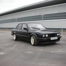 BMW 325i E30