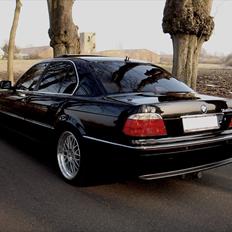 BMW ------ 740d - E38 -------