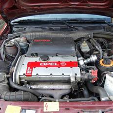 Opel   Vectra  2.0 4x4 Turbo