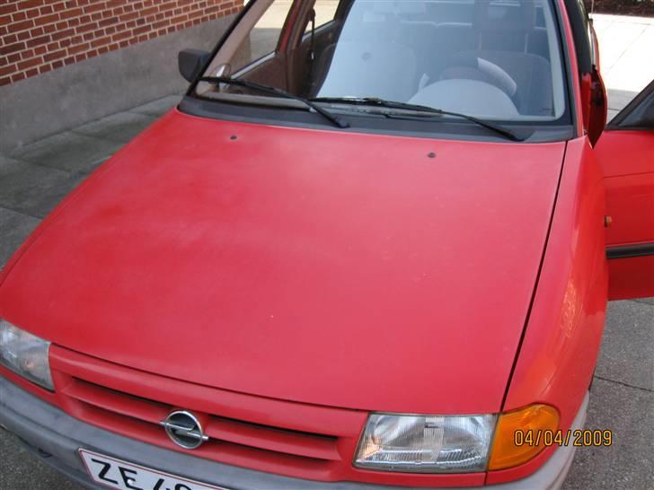 Opel Astra 1,6i  solgt - Før den blev poleret idag billede 11