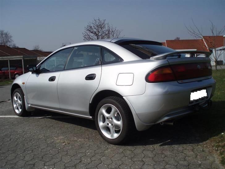 Mazda 323F 1,5 GLX billede 4