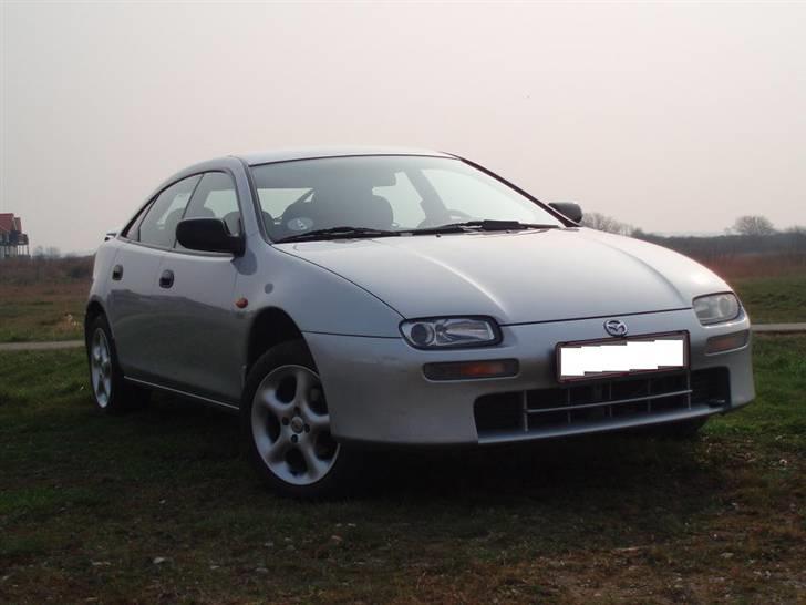 Mazda 323F 1,5 GLX billede 5