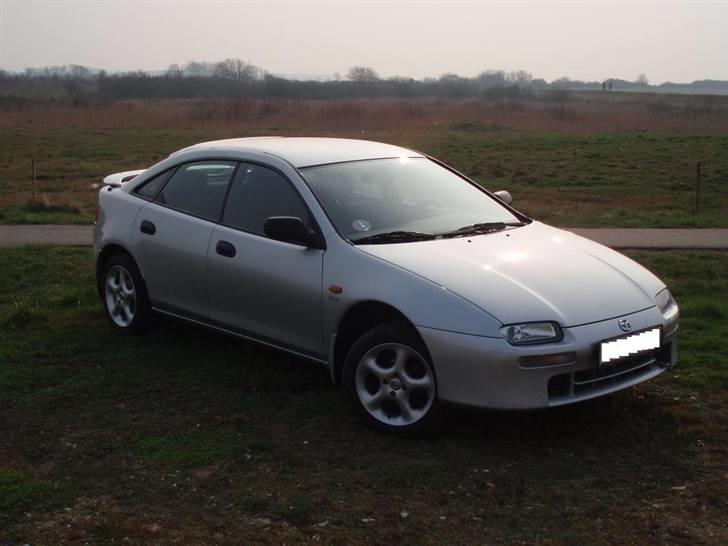 Mazda 323F 1,5 GLX billede 6