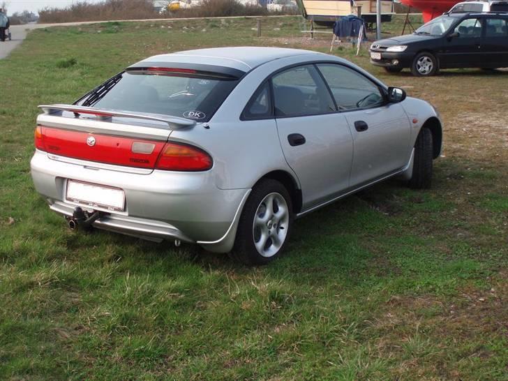 Mazda 323F 1,5 GLX billede 7