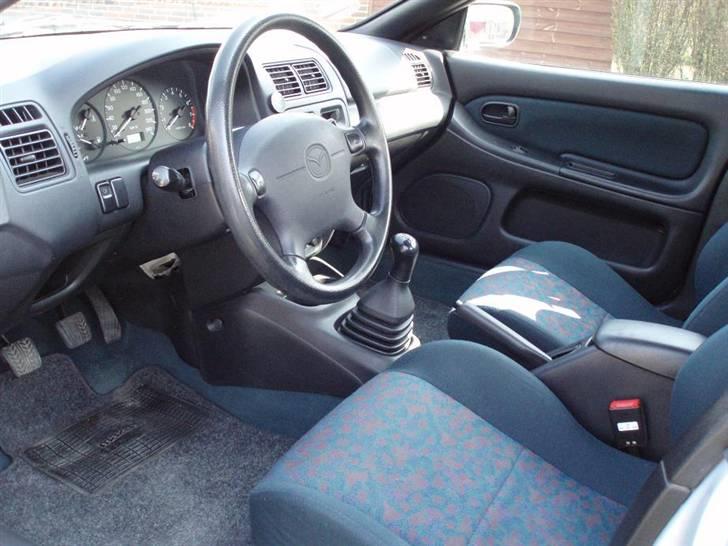 Mazda 323F 1,5 GLX billede 13