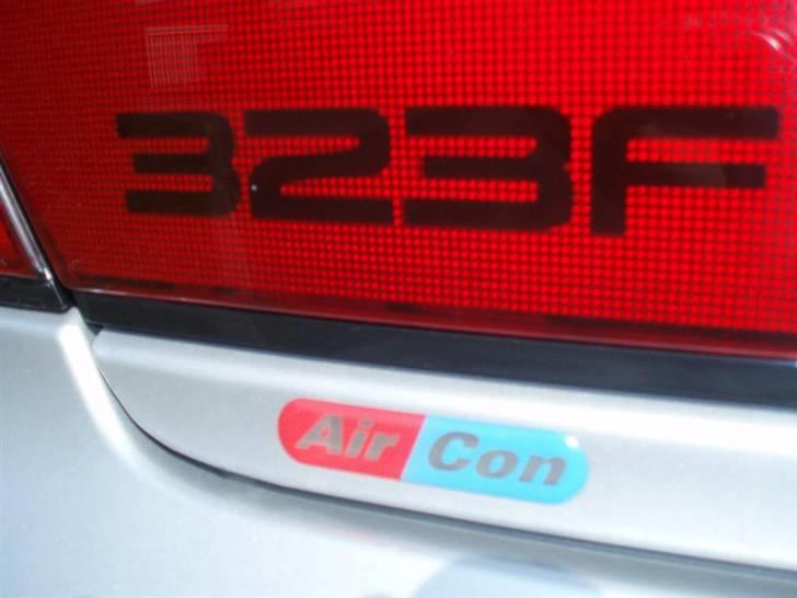 Mazda 323F 1,5 GLX billede 15