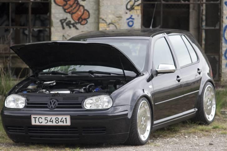 VW Golf4 1,8T GTI  SOLGT - Efter polering billede 1