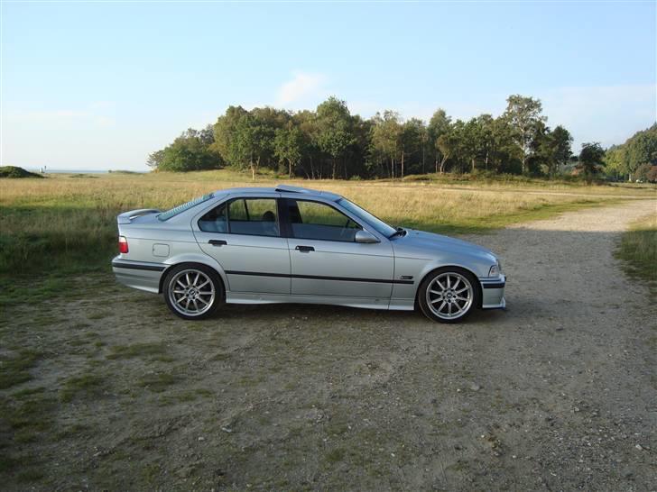 BMW 325i [Solgt] billede 5