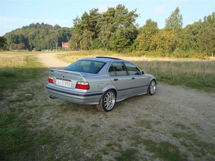 BMW 325i [Solgt] billede 6
