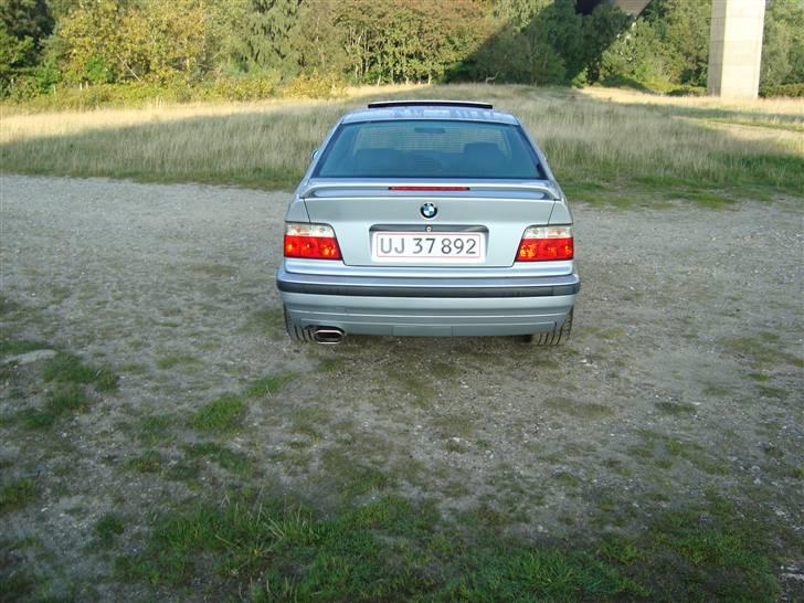 BMW 325i [Solgt] billede 7