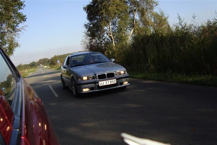 BMW 325i [Solgt] billede 11