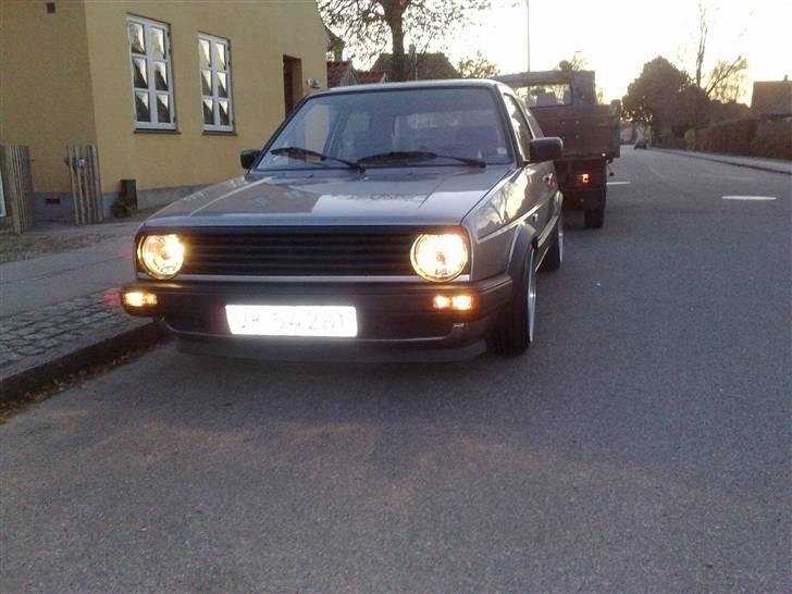 VW Golf 1,6 (solgt) billede 1