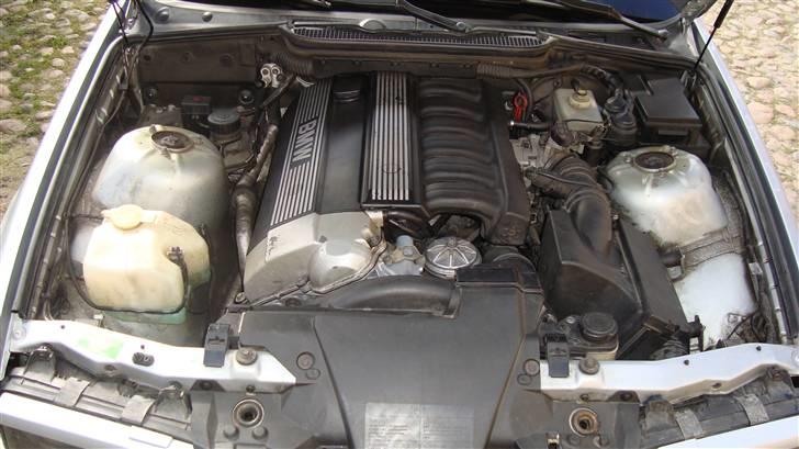 BMW 325i [Solgt] billede 13