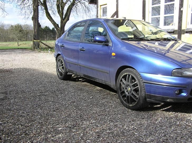 Fiat Brava "DØD" - med de nye O.Z fælge pynter jo billede 9