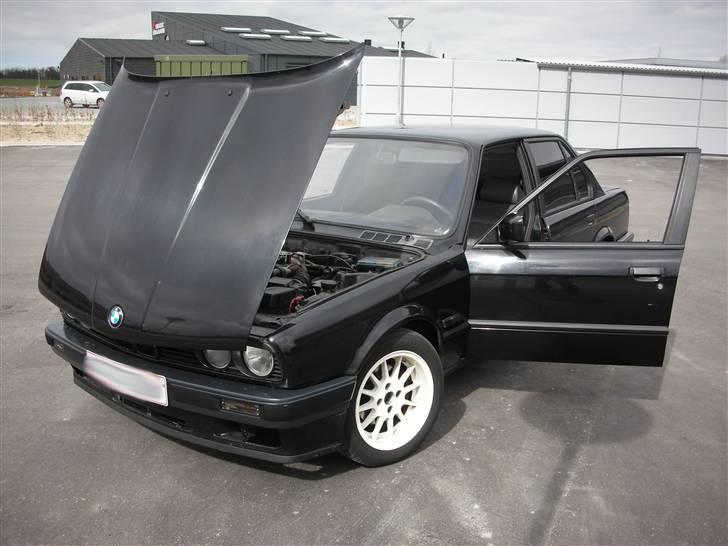 BMW 325i E30 - Havde lige glemt det obligatoriske E30 billede ... Sorry :) billede 11
