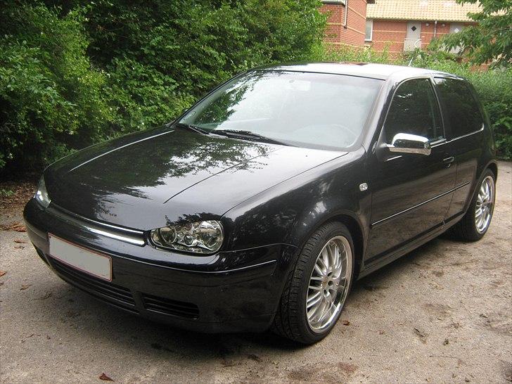 VW Golf 4 *SOLGT* - Som den ser ud lige nu den 23/8 2010.  billede 1