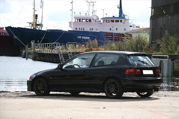Honda civic vti  eg6 - Med de gamle fælge og den gamle potte.. billede 1