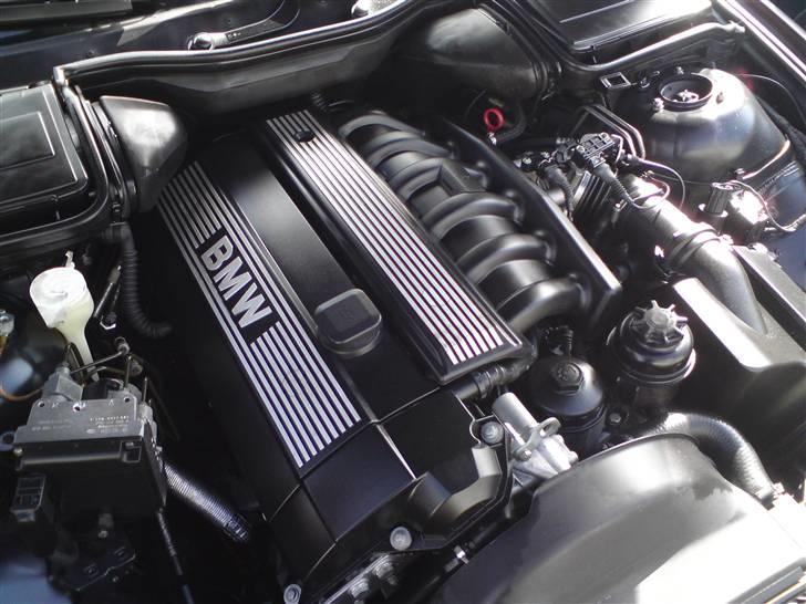 BMW E39 523I stepr -SOLGT- - motor blevet pudset op billede 4