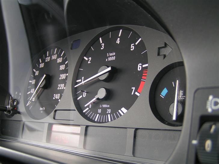 BMW E39 528 --- SOLGT billede 13