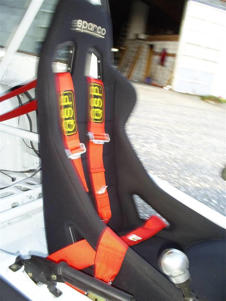 Ford Escort RS Cosworth SOLGT - Sæder og seler er fra den gamle Escort RS 2000 billede 17