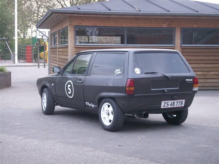 VW Polo Fox [ SKROTTET ] - Og det gamle indhak til nummerpladen skal spartles...... billede 7