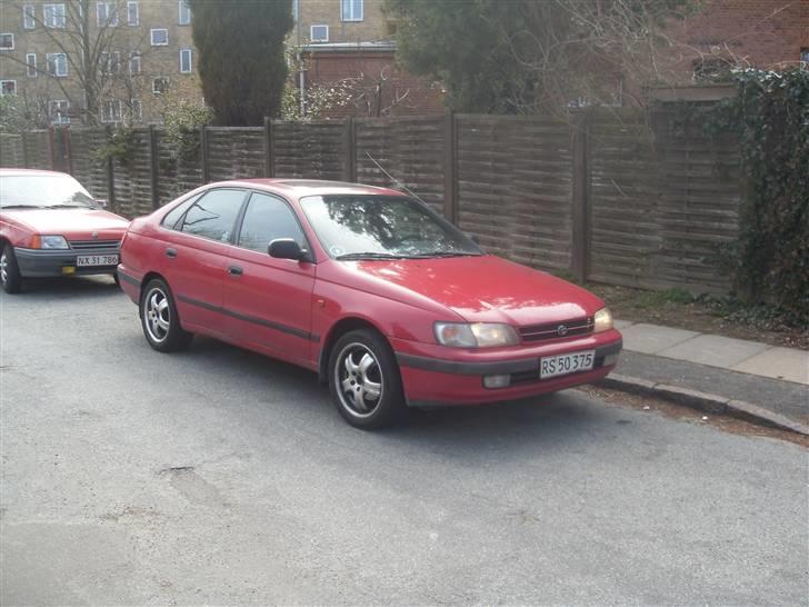 Toyota Carina E 2.0 GLI *Solgt* billede 1