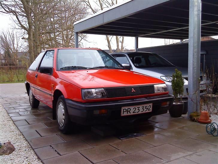 Mitsubishi Colt 1.2 ''Solgt'' - Nyvasket og nydelig billede 1