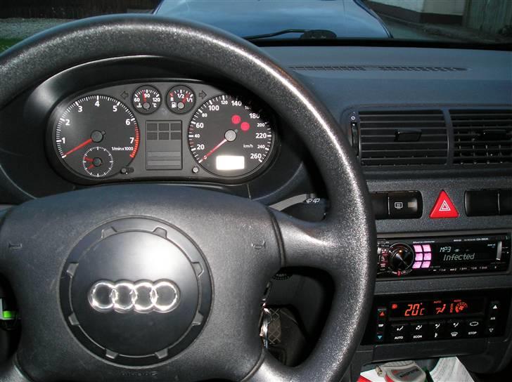 Audi A3 1.8T *SOLGT* - Cockpittet billede 20