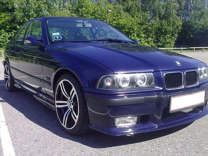 BMW E36 Sedan - Sådan ser bilen ud idag, ligeså pæn som den er, ligeså godt køre den:P billede 1