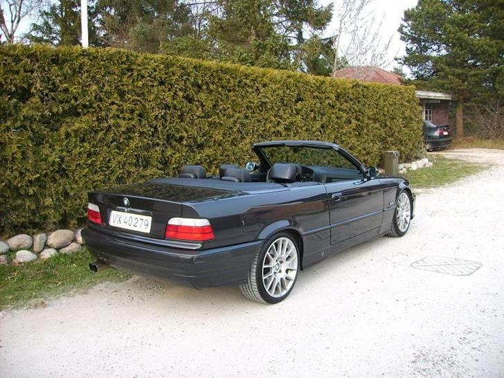 BMW 325i Cabriolet *Solgt* billede 4