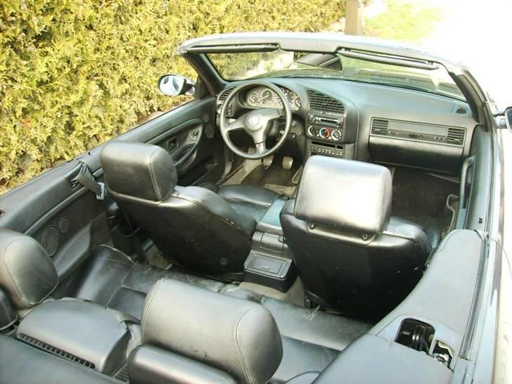 BMW 325i Cabriolet *Solgt* billede 5