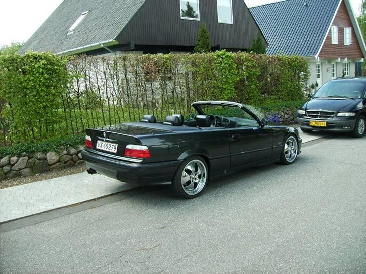 BMW 325i Cabriolet *Solgt* billede 8
