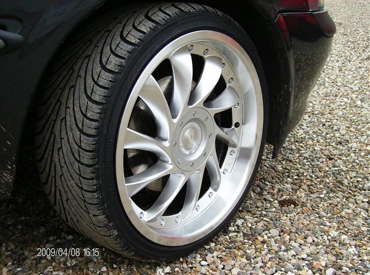 Opel  !BYTTET!        - Ser sku godt ud med de nye fælge... Fælgene er 8x18", med 215/35-18 dæk på, så ser lidt "tysker" agtigt ud... FEDT... billede 10