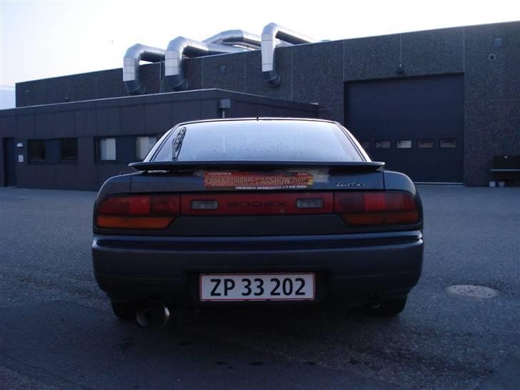 Nissan 200sx s13 solgt  - skulle jo lave noget ved den klap hehe er godt klar over det ikke er pænt men bedre end huller :P billede 5