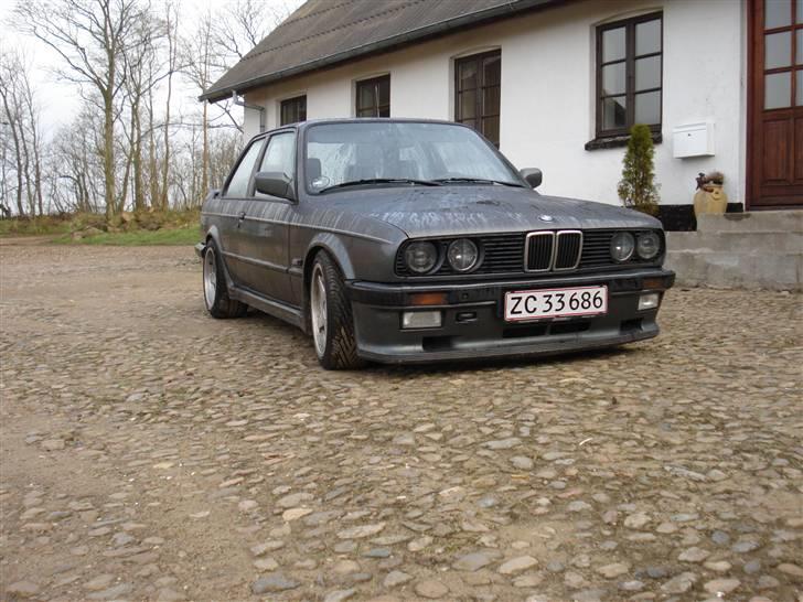 BMW 325 i / E36 Motor SOLGT billede 3