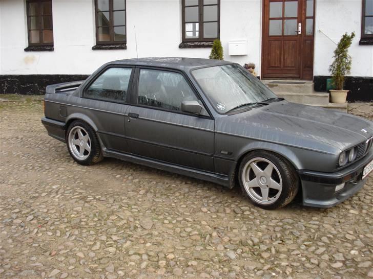 BMW 325 i / E36 Motor SOLGT billede 4