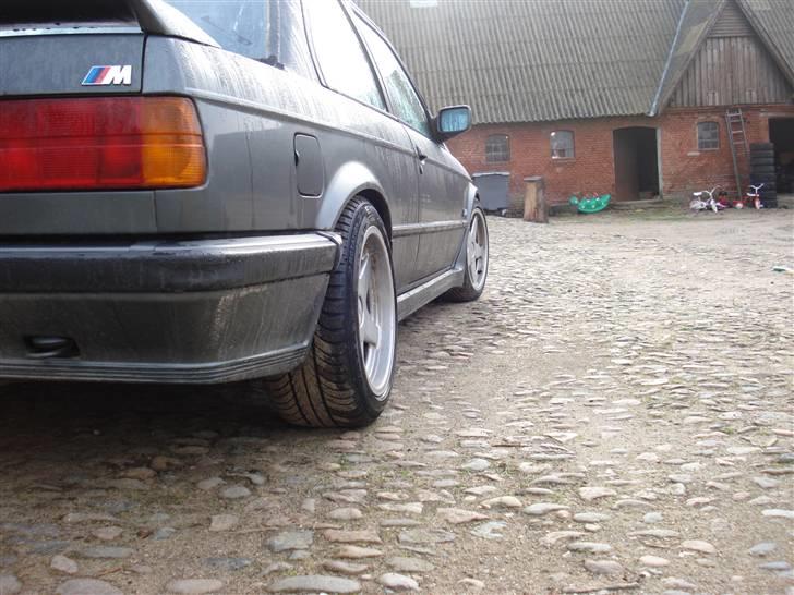 BMW 325 i / E36 Motor SOLGT billede 5