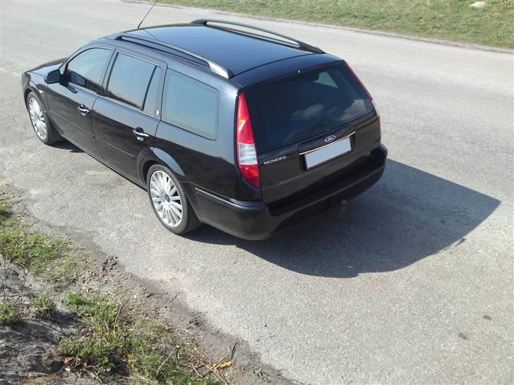 Ford Mondeo Ghia St.car R.I.P. - Havde ikke lige fået trækket af her. Men det er væk nu. billede 3